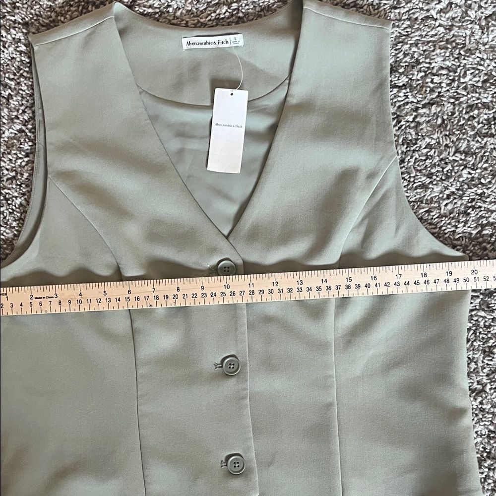 NWT Abercrombie and Fitch Sage Button Up Vest in … - image 9